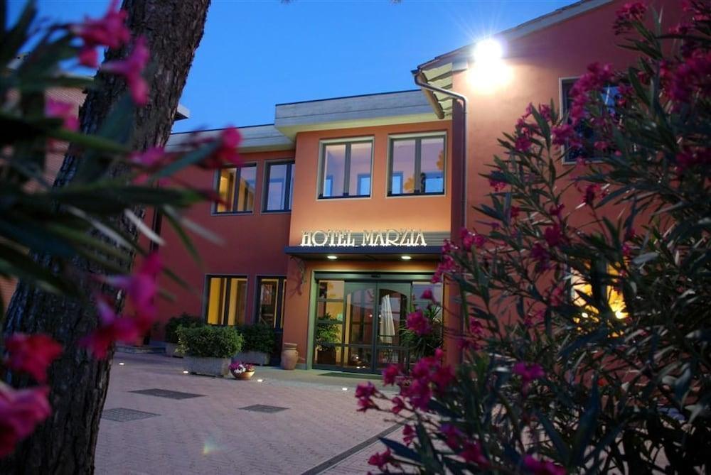 Marzia Hotel 3*